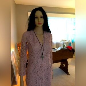 Elegant Pink Lace Open-Back Dress